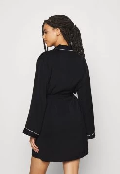 Anna Field AMANDA SATIN DRESSING GOWN - Bademantel - Black -Fashion Verkauf 2ed7ad8212184e4ca1dc1b97ba75f567