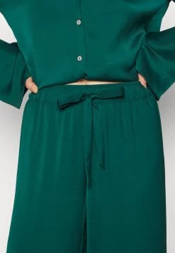 Anna Field GIFT BOX PJ SET - Pyjama - Green 13 Anna Field GIFT BOX PJ SET - Pyjama - Green -Fashion Verkauf 35d35f7997c542cdb227b47a977b272d