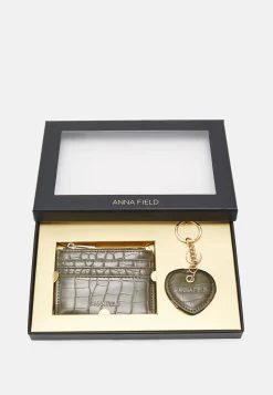 Anna Field SET - Geldbörse - Khaki 13 Anna Field SET - Geldbörse - Khaki -Fashion Verkauf f9313a6a271b4c5faf985e4bf51b0283